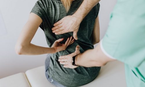 Plastry kinesiotaping – jak naklejać? Kiedy stosować?