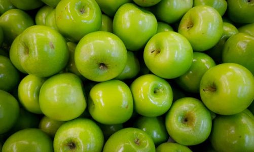 Zdrowie i korzyści w każdej kropli octu jabłkowego naturalnie fermentowanego